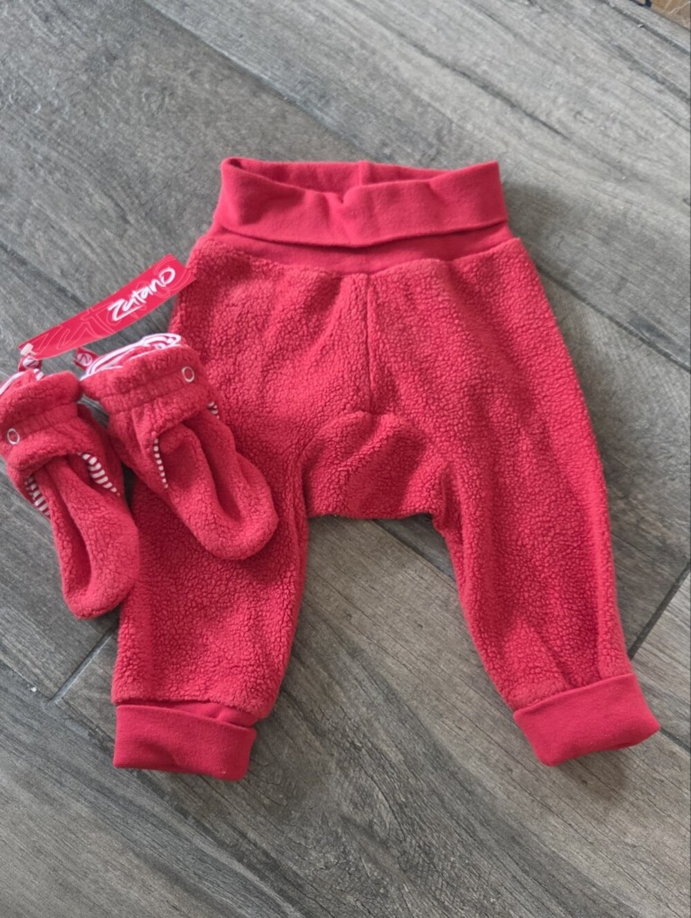 Zutano NWT/EUC 12 Months Red Fleece Pants and Matching Booties